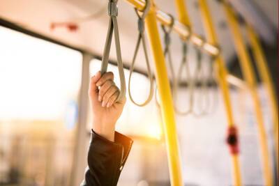 Петербуржцы смогут добраться до четырех стаций метро на новом автобусе