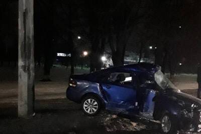 В Белгороде водитель, 23 раза привлекавшийся за нарушение скорости, врезался в столб