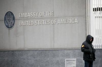 Часть дипломатов посольства США в Киеве покинут Украину