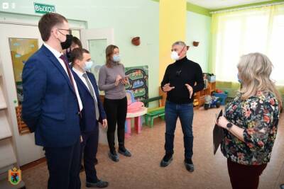 Глава Карелии съездил в Кондопогу проверить ремонт корпусов детского сада