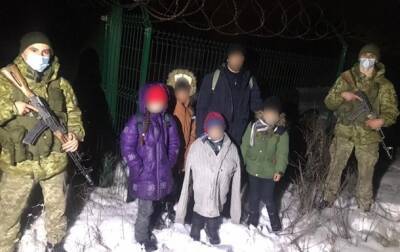 Пограничники задержали мужчину с детьми при попытке незаконно попасть в РФ