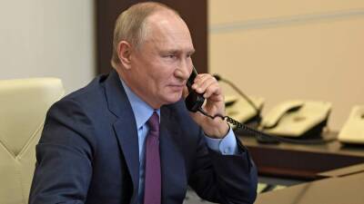 Макрон и Путин провели полуторочасовой телефонный разговор