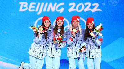 Российские лыжницы впервые за 16 лет завоевали золото в эстафете в Пекине