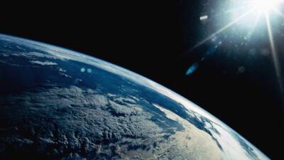 «Роскосмос» показал приближающийся к Земле астероид диаметром около 1,3 км