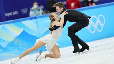 Синицина и Кацалапов занимают промежуточное второе место в танцах на льду на ОИ в Пекине