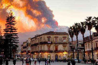 Извержение вулкана Этна на Сицилии, насколько серьезные последствия, прекратилась ли активность