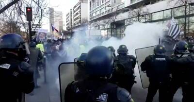 Полиция Парижа задержала 44 участника акции "Конвой свободы" - ren.tv - Австрия - Франция - Париж - Кипр - Брюссель