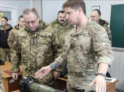 Великобритания отзывает из Украины военных инструкторов