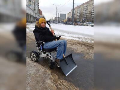 Превративший коляску в экскаватор для уборки снега инвалид рассказал о «доступной» среде в Санкт-Петербурге
