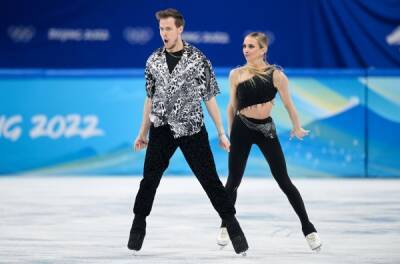 Российские танцоры на льду идут вторыми после короткой программы