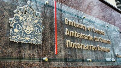 Канада переводит украинское посольство из Киева во Львов
