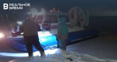 В Татарстане спасли семейную пару, провалившуюся под лед на мотобуксировщике