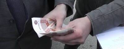 В Екатеринбурге сотрудник ФСИН за взятку передал заключенному алкоголь и телефоны