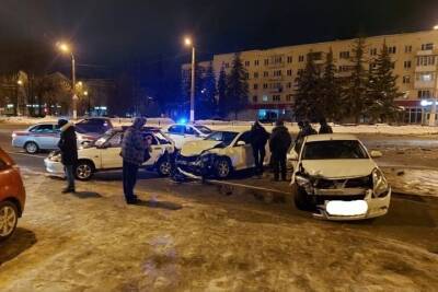 В Твери в столкновении трёх машин есть пострадавший