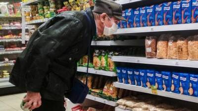 Способность россиян покупать eду рухнула до многолетнего минимума