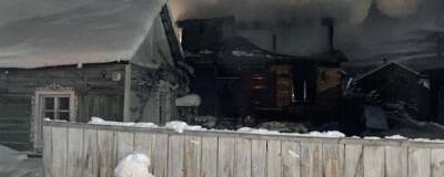 Четыре ребенка и двое взрослых погибли в Якутии во время пожара в частном доме
