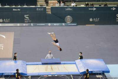 На Кубке мира по прыжкам на батуте в Баку определились финалисты в индивидуальной программе среди мужчин