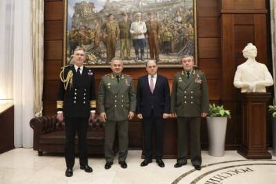 Троллинг 80-го уровня: фото министров обороны России и Британии вызвало шок на Западе