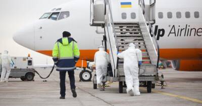 "Категорический отказ". Самолет SkyUp, который летел в "Борисполь", принудительно посадили в Кишиневе (видео)