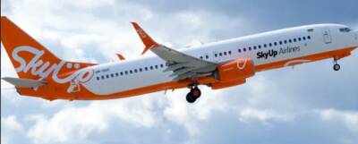 Самолет с 175 пассажирами из-за запрета входить в небо Украины сел в Кишиневе
