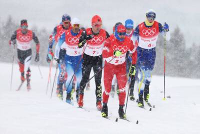 Норвегия вырвала серебро у Франции в лыжной эстафете, золото у ОКР