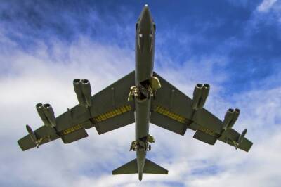 Читатели The Telegraph подвергли критике размещение в Европе угрожающих России B-52H