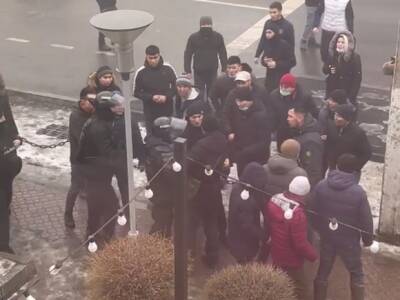 Митингующие в Алма-Ате почтили память погибших в январе и потребовали импичмента Токаеву