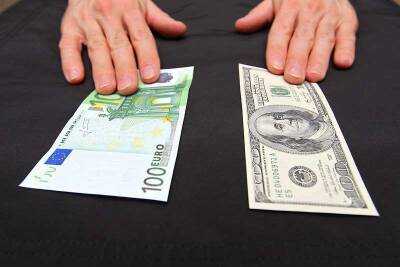 Экономист Григорьев назвал валюту, курс которой вырастет быстрее остальных