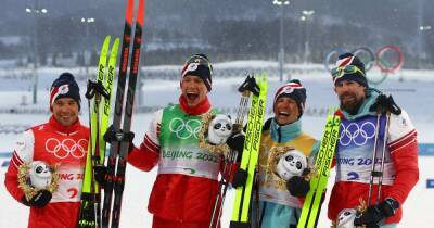 Золотов поздравил российских лыжников с победой в эстафете