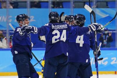 Финские хоккеисты одержали волевую победу над шведами на Олимпиаде