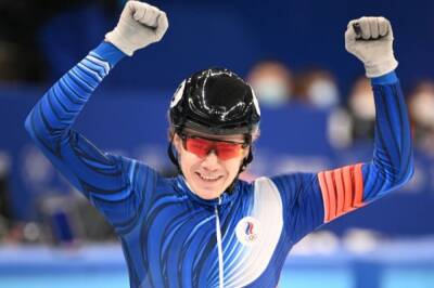 Российский шорт-трекист Ивлиев завоевал серебро Олимпиады в Пекине