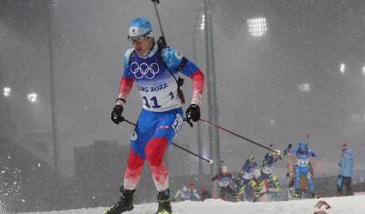 Биатлонист Эдуард Латыпов выиграл бронзу в гонке преследования на Олимпиаде в Пекине