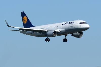 Lufthansa рассматривает вопрос о прекращении авиасообщения с Украиной