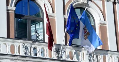 В знак солидарности с Украиной у Рижской думы будет поднят украинский флаг