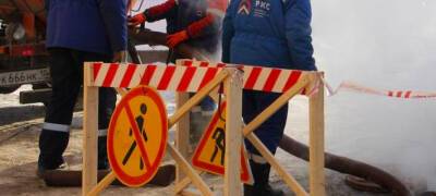 Аварийные бригады устранили очередной разлив канализации на улице в Петрозаводске