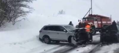 Лобовое столкновение произошло на трассе в Карелии, за рулем были женщины (ФОТО)