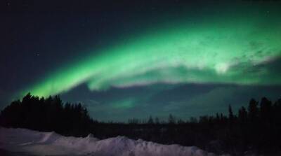 Удивительный "танец" северного сияния записали на видео в Арктике
