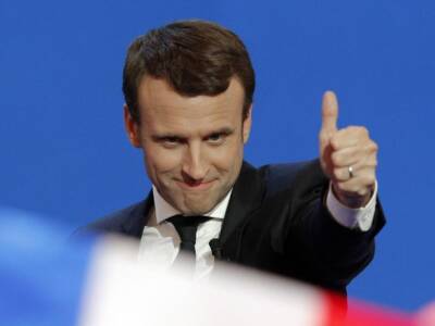 Франция: Эммануэль Макрон еще не кандидат, но агитирует за переизбрание
