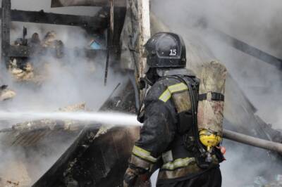 Четыре человека погибли при пожаре в жилом доме в Ачинске