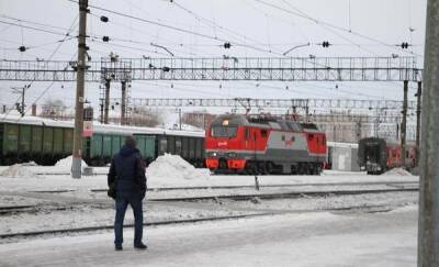 В Тюменском районе мужчину насмерть сбил грузовой поезд