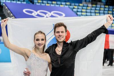 Синицина и Цалапов взяли серебро в танцах на льду на ОИ-2022