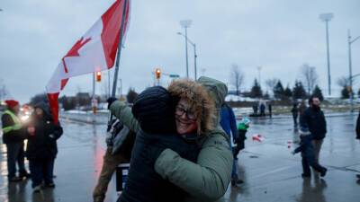 Протестующие разблокировали мост на границе США и Канады - russian.rt.com - США - Канада - Detroit