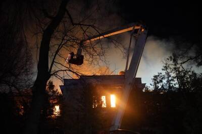 Масштабный пожар в столице, зарево и дым были видны издалека: "Огонь быстро распространился на..." - politeka.net - Украина - Киев