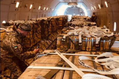 В Борисполе приземлились еще два самолета с вооружениями в рамках $200 млн военной помощи США