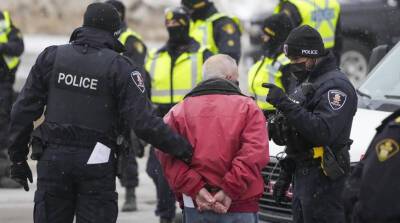 Полиция Канады разогнала протестующих на границе с США