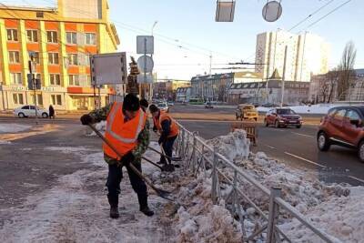 На центральных улицах Курска ночью убрали более 1200 тонн снега