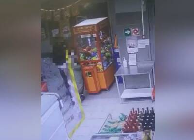 Два нижегородца похитили из автомата игрушки на 4 тысячи рублей