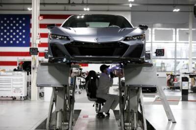 Acura завершает производство спорт-купе NSX