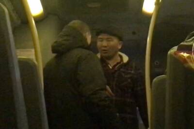 В Ярославле водитель и пассажир устроили «дикую» драку в автобусе