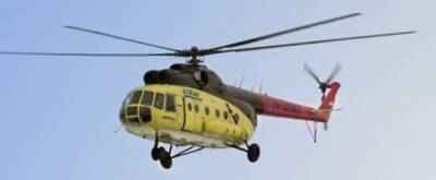 Вертолет Ми-8 с вахтовыми рабочими экстренно приземлился на Ямале